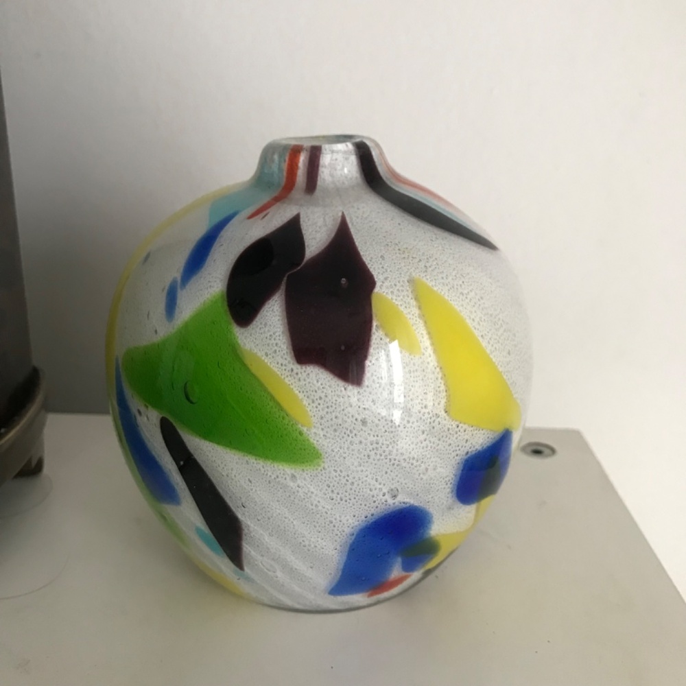 Hand Blown Art Glass White Multi-Color Ziggy Bud Vase 4.5"